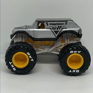 Monster Jam - 2023 Monster Jam Stunt Truck Series 32 / 1:64 Scale